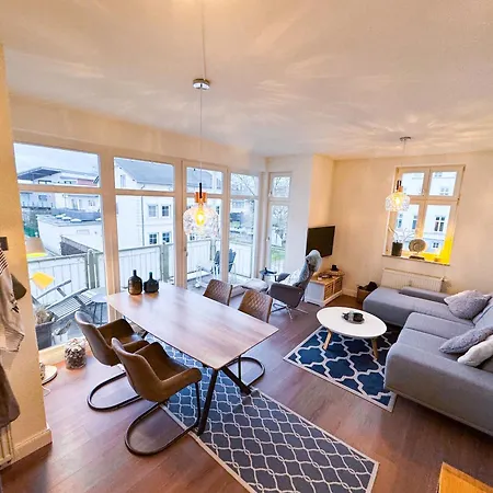 Mee H R Apartman Glowe